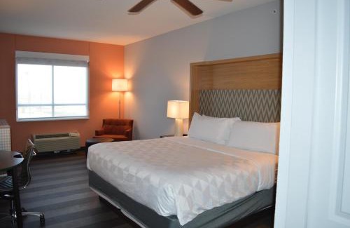 Odessa Hotel | Holiday Inn Odessa by IHG