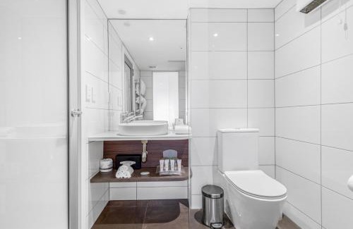 Queenstown Hotel | Holiday Inn Queenstown Frankton Road by IHG