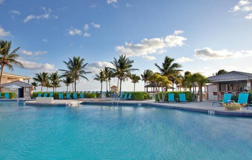 Crystal Harbour Resort | Holiday Inn Resort Grand Cayman by IHG