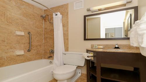 Surfside Beach Resort | Holiday Inn Resort Oceanfront at Surfside Beach by IHG