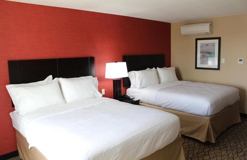 Salina Hotel | Holiday Inn Salina by IHG