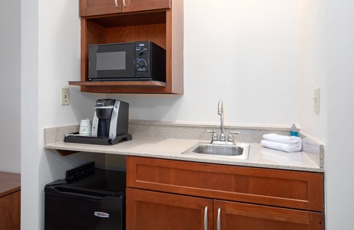 Goodyear Hotel | Holiday Inn & Suites Goodyear - West Phoenix Area by IHG