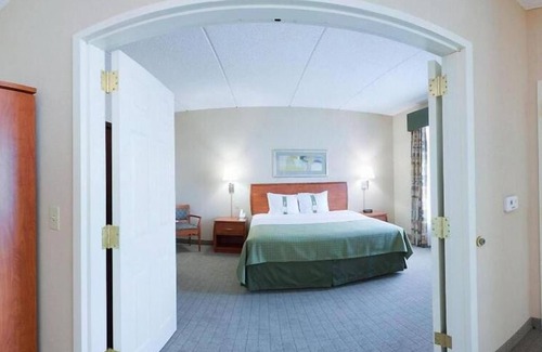 Goodyear Hotel | Holiday Inn & Suites Goodyear - West Phoenix Area by IHG