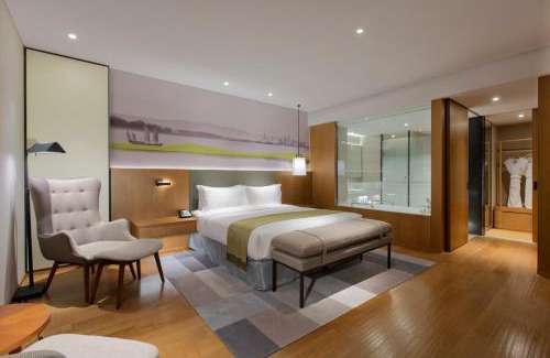 Nankai Hotel | Holiday Inn & Suites Tianjin Downtown by IHG,Tianjin Drum Tower,JoyCity Shopping Mall,Tianjin Ancient Cultural Street,Haihe River,The Porcelain House,convenient access to Tianjin Binhai International Airport
