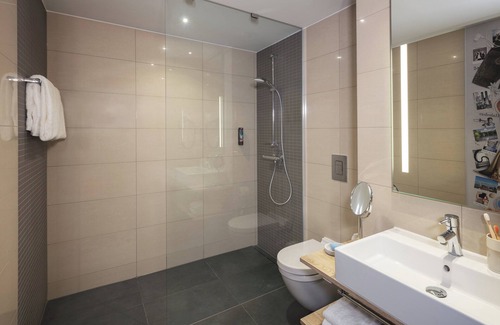 Am Riesenfeld Hotel | Holiday Inn - the niu, Brass Munich Olympiapark by IHG
