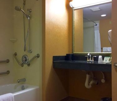 Winchester Hotel | Holiday Inn Winchester Southeast-Historic Gateway by IHG