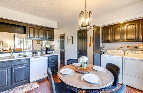 Eureka Springs House | Holiday Island Escape w/Panoramic Lake Views