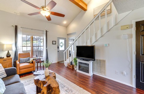 Eureka Springs House | Holiday Island Escape with Panoramic Lake Views
