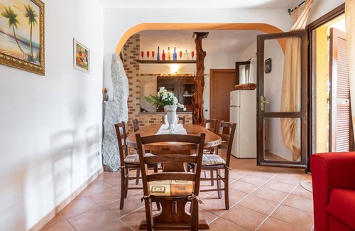 Castiadas Apartment | Holiday Apartment "Villa Mallus" with Mountain View