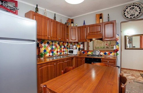 La Caletta Apartment | Holiday Apartment "Casa Vacanza La Caletta" close to the Harbour with Balconies