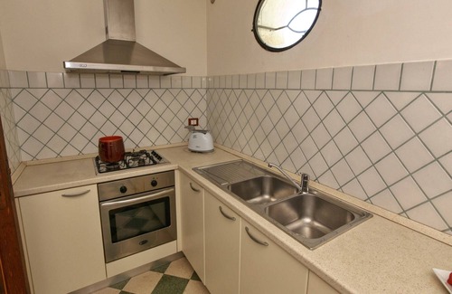 San Cipriano Picentino House | Holiday Home in San Cipriano with Pool
