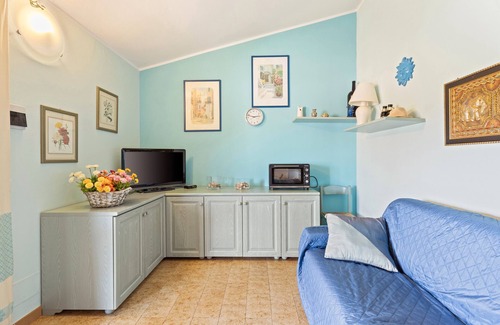 Torre dei Corsari House | Holiday Home 'Casa Erbì' with Sea View, Private Terrace and Private Garden