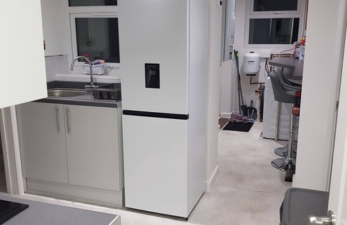 Chatham House | Holiday Let - Entire Modern Home in Medway