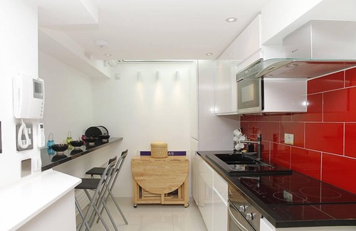 Hammersmith Broadway Apartment | Holiday Lets London 1