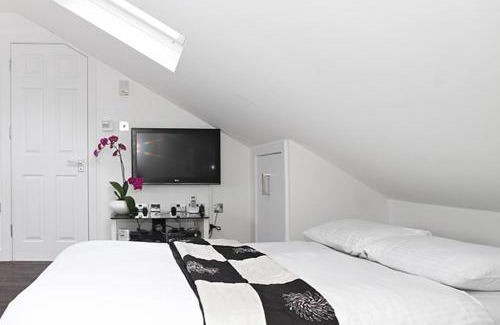 Hammersmith Broadway Apartment | Holiday Lets London - I5