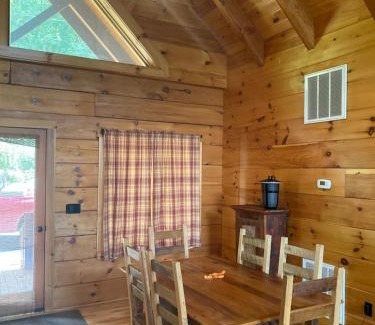 Luray Ski Chalet | Holiday mountain log cabin