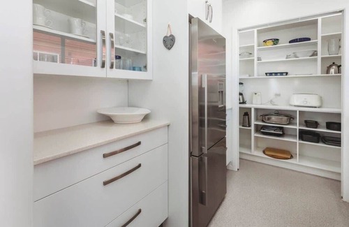 Rewa House | Holiday on Hamblyn - 2 BR home near Fitzroy Beach
