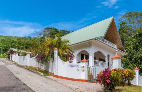Anse Royale House | Holiday Retreat- 3 minutes to Beaches
