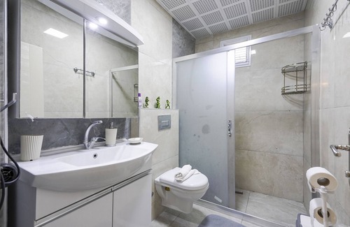 Lara Apartment | Holiday Retreat in Antalya, 5 mins to Lara Beach