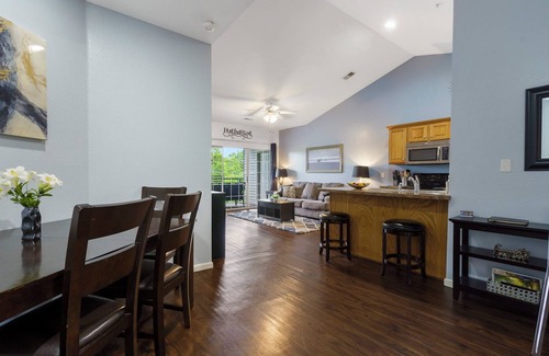 Branson Condo | Holiday Ridge Retreat 10 | Holiday Hills Branson | Golf Resort | Outdoor pools