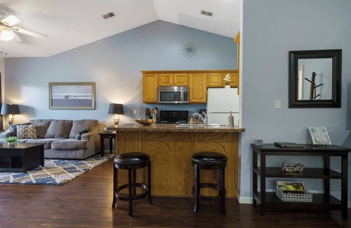 Branson Condo | Holiday Ridge Retreat 10 | Holiday Hills Branson | Golf Resort | Outdoor pools