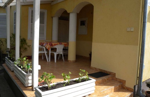 Keszthely Apartment | Holiday room with pool and air conditioning