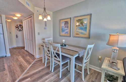 Myrtle Beach Condo | Holiday Sands 2BR | Prime Location | Oceanfront Condo! | HS411