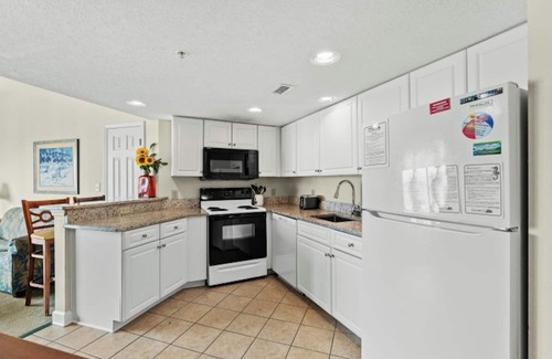 Myrtle Beach Apartment | Holiday Sands South 831-Ocean View 2BR/2BA-Pool