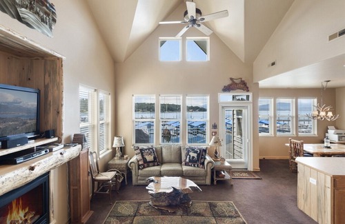 East Hope Condo | Holiday Shores Waterfront Living | Condo in Hope ID