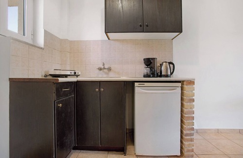 Limni Keri Apartment | Holiday Studio 'Porto Tsi Ostrias 6' with Balcony, Shared Garden & Wi-Fi