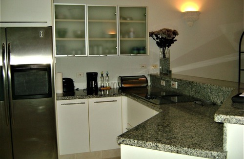 Porters House | Holiday Villa, 30 Porter’s Gate- Stylish 3 bedroom townhouse with community pool