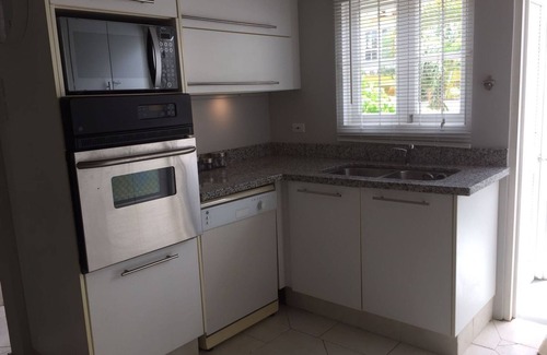 Porters House | Holiday Villa, 30 Porter’s Gate- Stylish 3 bedroom townhouse with community pool
