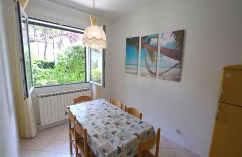 Lignano Pineta Villa | Holiday villa with garden