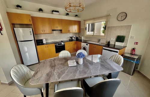 Pegeia Villa | Holiday villa with pool and sea view!