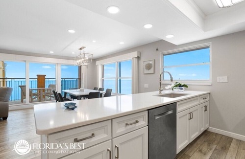 Indian Shores Condo | Holiday Villas III Penthouse 801