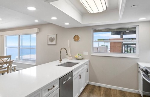 Redington Shores Condo | Holiday Villas III Penthouse 2 Bedroom 2 Bath