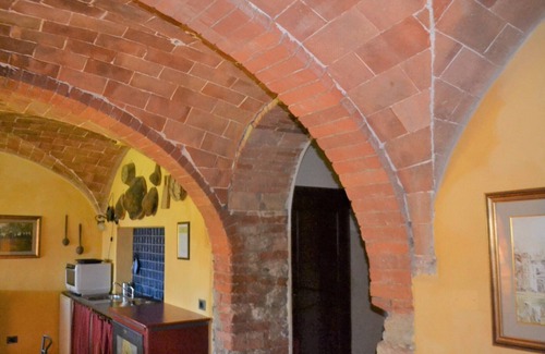 Pomarance Apartment | Holiday, where Tuscany is still authentic. 16th c. Villa, Infinity Pool: Ginepro