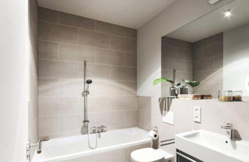 Lichtenberg Apartment | HolidayHome Apartments I Private Room in Shared Apartment