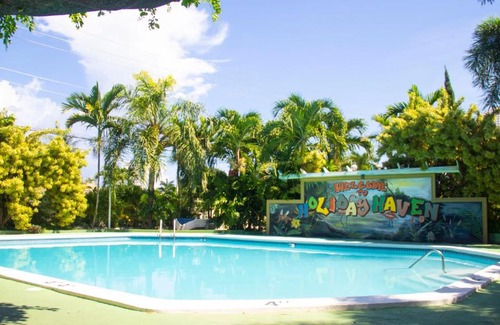 Runaway Bay Bed & Breakfast | Holidays At Holiday Heaven