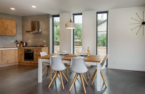 Cove Tri Zala (Zrnovo) Villa | Holidays for the soul in a new and modern bungalow with pool and sea view