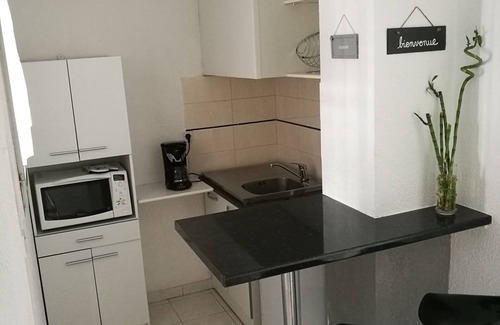 Frejus Apartment | Holidays in Fréjus in a charming F1 completely redone and ideally located