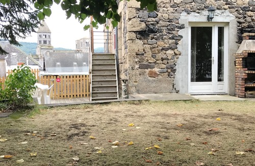 Saint-Nectaire Apartment | Holidays in the heart of volcanoes, Sancy-ski-rando