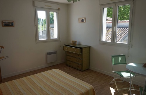 Meursac House | HOLIDAYS IN THE ROYANNAIS COUNTRY: 3 CH, 6 pers 550/650 € per week Large private garden