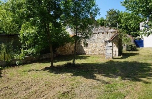 Meursac House | HOLIDAYS IN THE ROYANNAIS COUNTRY: 3 CH, 6 pers 550/650 € per week Large private garden