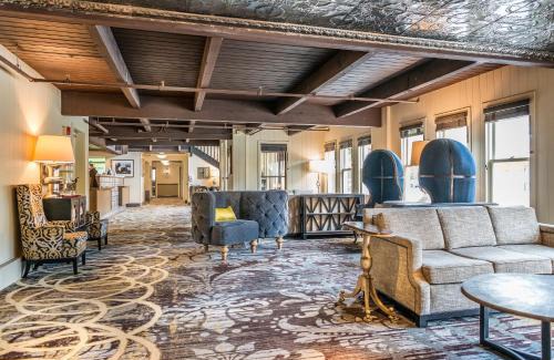Downtown Skagway Hotel | Holland America Skagway Inn