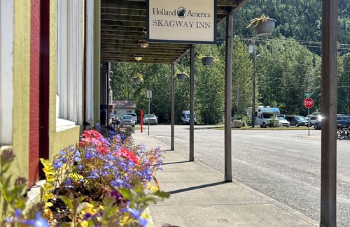 Downtown Skagway Hotel | Holland America Skagway Inn