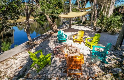 Woods N Waters House | Holland Huis in Crystal River Canal Home w Pool on Fort Island Trail