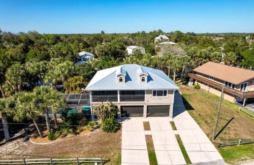 Woods N Waters House | Holland Huis in Crystal River Canal Home w Pool on Fort Island Trail