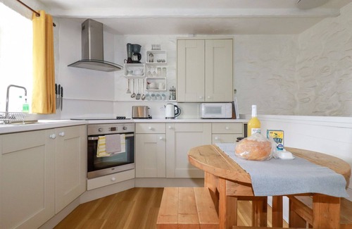 Truro Cottage | HOLLIES COTTAGE, pet friendly, with a garden in Goonhavern