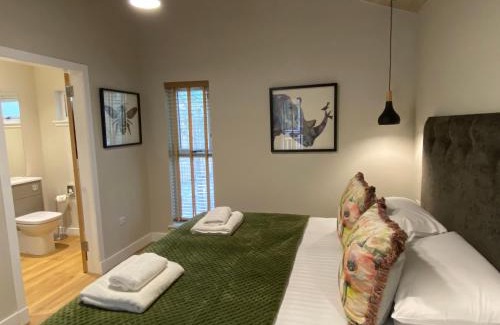 Cupar Apartment | Holly Berry Lodge with Hot Tub
